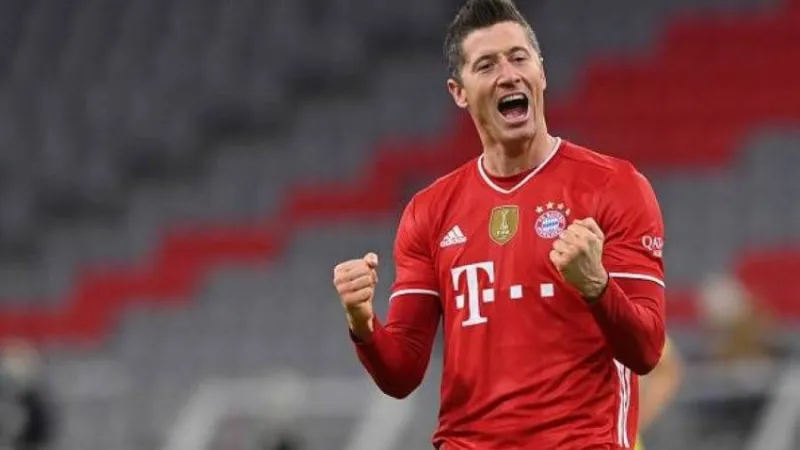 ليفاندوفسكي أفضل لاعب في العالم 2021