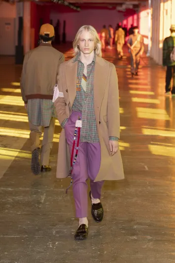 «Very Peri» لون الأناقة لعام 2022 وهكذا يمكنك تنسيقه