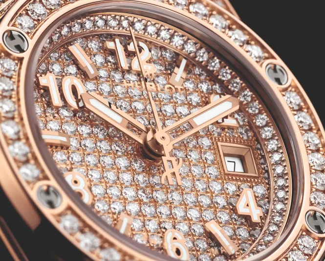 بيغ بانغ وان كليك تطلق تشكيلة ساعات بألوان الفصول