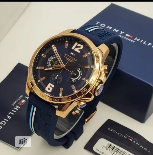 أفضل 8 ساعات تومي هيلفيجر للرجال