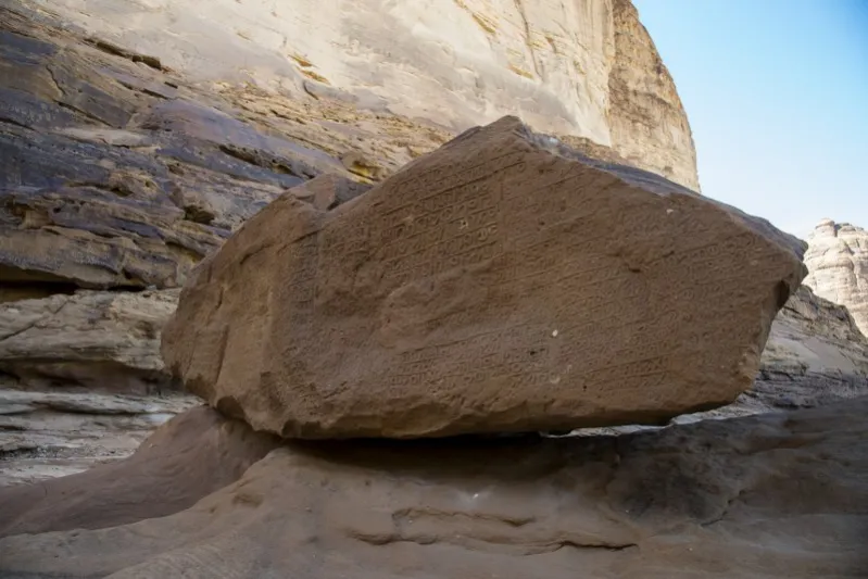 مدينة العلا و Dolce & Gabbana تحتفلان بالأناقة وعصر الفرسان في عكمة