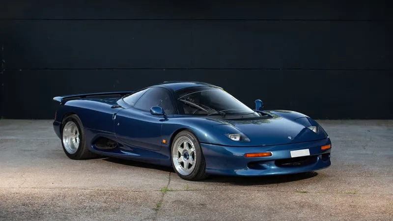 Big Cat XJR-15.. سيارة جاجوار نادرة معروضة للبيع في مزاد بـ 2 مليون دولار