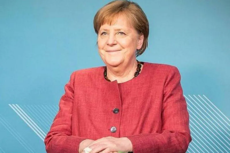 في حادثة مثيرة للدهشة.. سرقة أنجيلا ميركل في وجود حراسها الشخصيين