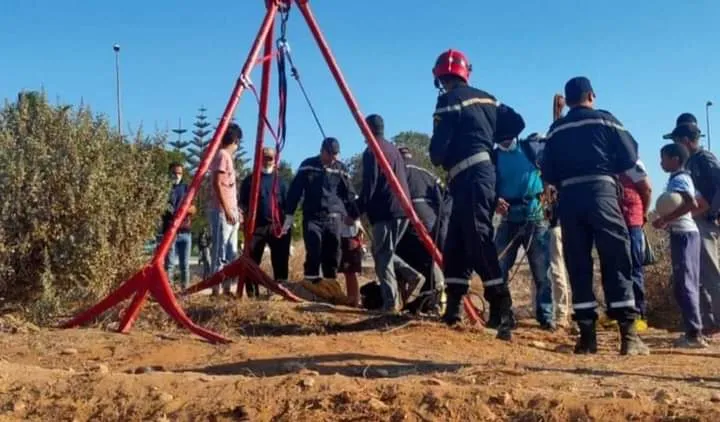لحظة إنقاذ طفلة من بئر بعمق 15 مترًا في تونس (فيديو)