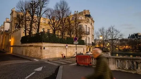 ملياردير فرنسي يشتري قصرًا باريسيًّا عريقًا بـ226 مليون دولار