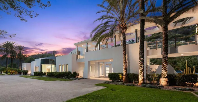 بيع منزل رجل أعمال سعودي بأمريكا بـ 92 مليون ريال (صور)