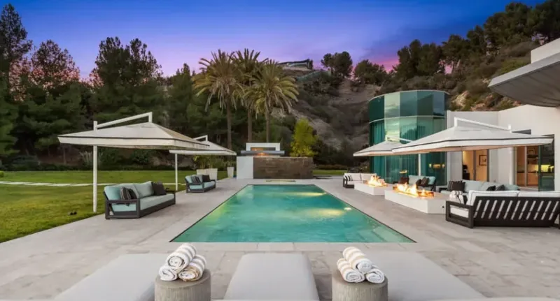 بيع منزل رجل أعمال سعودي بأمريكا بـ 92 مليون ريال (صور)