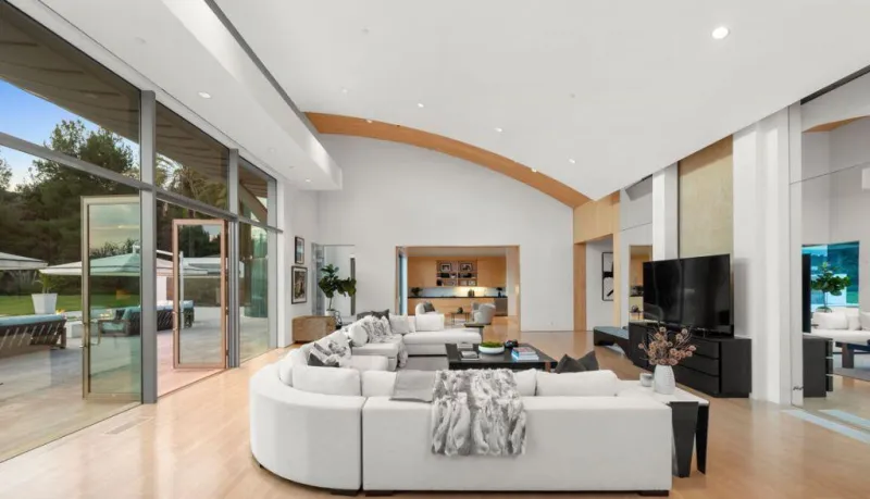 بيع منزل رجل أعمال سعودي بأمريكا بـ 92 مليون ريال (صور)