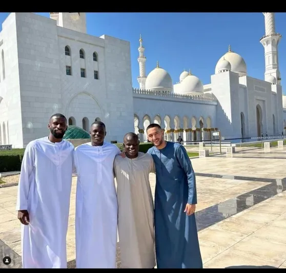 لاعبو تشيلسي يؤدون صلاة الجمعة في كأس العالم للأندية