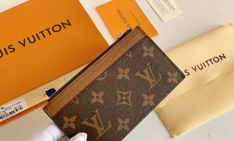 أفضل محافظ لويس فويتون للرجال وأسعارها