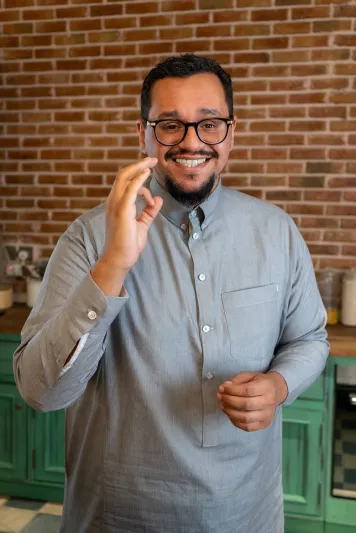 الشيف السعودي هشام باعشن لـ«الرجل»: واجهت تنمرًا.. والممارسة تتفوق على الشهادات