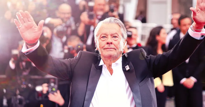 الفنان الأكثر وسامة في التاريخ يطالب بـ«الموت الرحيم»! 