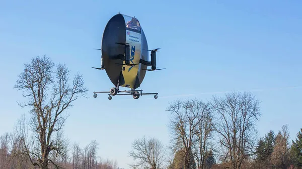 على طريقة أفلام حرب النجوم.. طبق طائر للذهاب للعمل