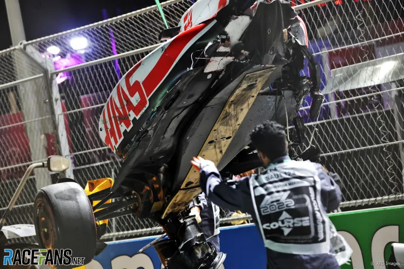 فاتورة حادث «ميك شوماخر» في جدة قد تصل لمليون دولار! (فيديو)