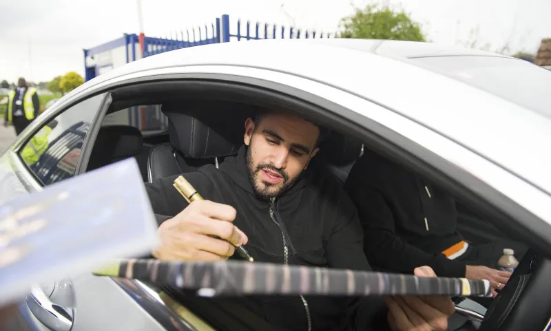 كم تبلغ ثروة الجزائري رياض محرز في 2022؟