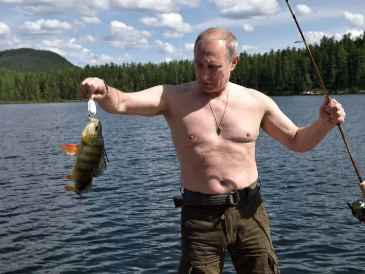 الروتين اليومي لفلاديمير بوتين.. لا يستيقظ قبل 12 ظهرًا!