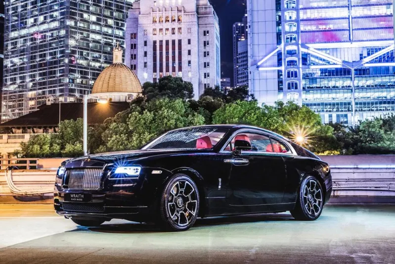 عاشق للسوبر كارز.. أسطول سيارات «ذا روك» (صور)