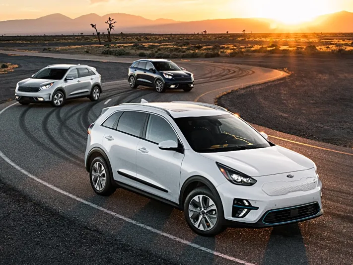  مميزات تدفعك لشراء السيارة الهجينة «الهايبرد»