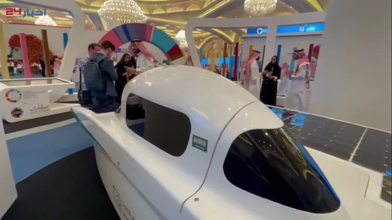 مؤتمر ريادة الأعمال يستعرض سيارة تعمل بالطاقة الشمسية صُنعت بأيدٍ سعودية (فيديو) 
