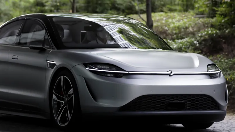 عرش تيسلا في خطر أمام سيارة يابانية ثورية (فيديو)