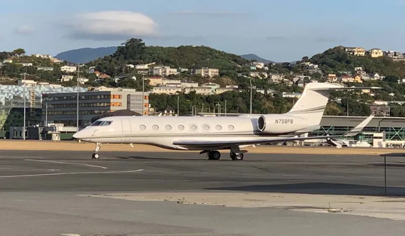 طائرات «جيف بيزوس».. قصور محلقة في السماء بقيمة 150 مليون دولار (فيديو)