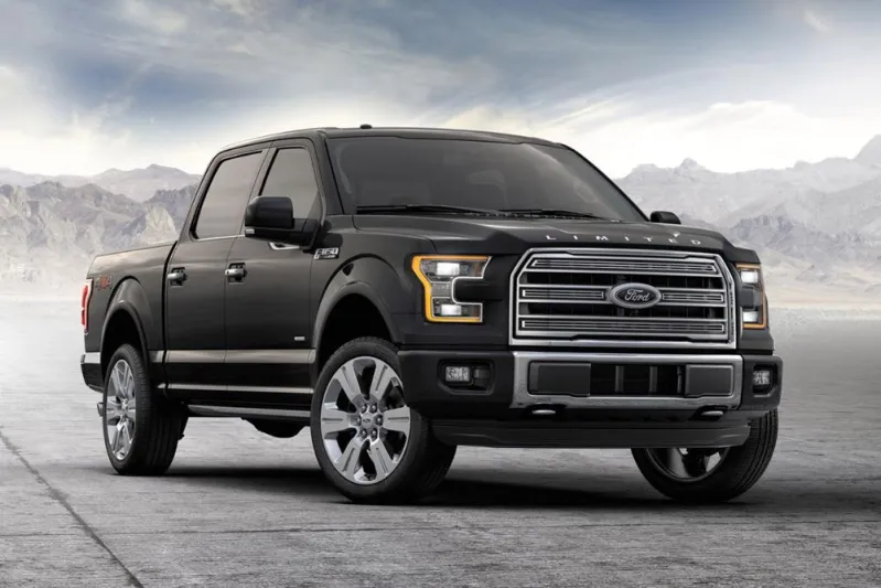 عاشق للسوبر كارز.. أسطول سيارات «ذا روك» (صور)