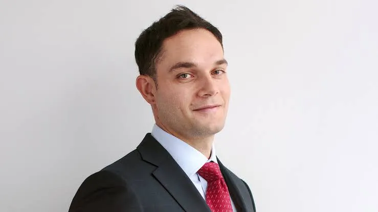 من هو الملياردير المصري لطفي منصور الذي يريد شراء نادي تشيلسي؟