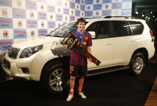 أسطول سيارات «ميسي» الأغلى بين النجوم.. إحداها «فيراري» بقيمة 33 مليون دولار (صور)