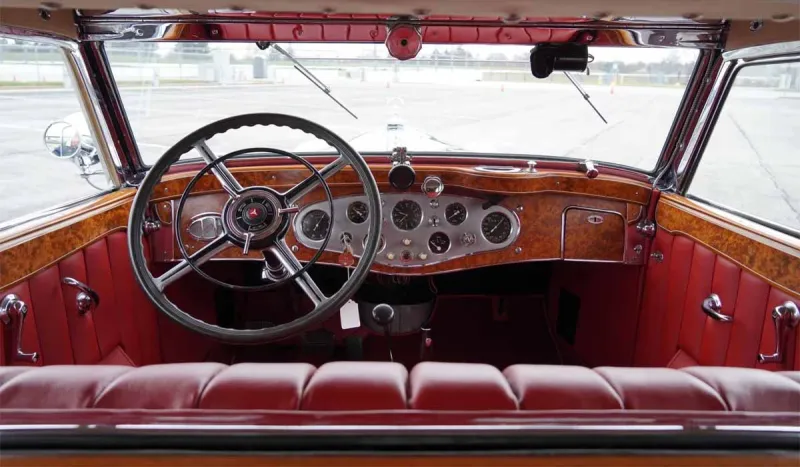 كانت لملك عربي.. بيع سيارة مرسيدس بنز نادرة بـ 2.5 مليون دولار  (فيديو)