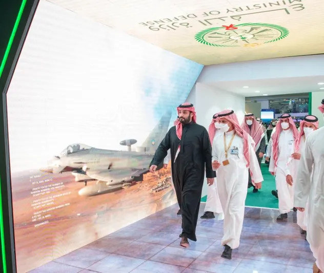 ولي العهد يدشن معرض الدفاع العالمي في نسخته الأولى (فيديو)