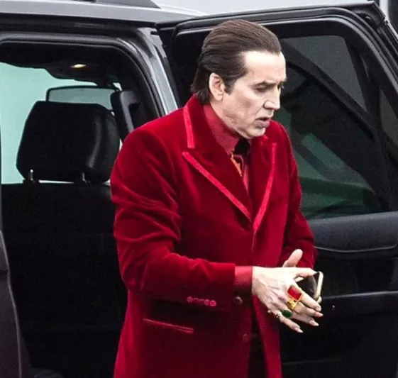 لماذا ظهر «نيكولاس كيدج» بوجه شاحب وأسنان حادة بارزة؟ (صور)