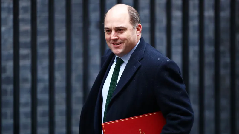 محتال يُقنع وزير الدفاع البريطاني أنه رئيس وزراء أوكرانيا