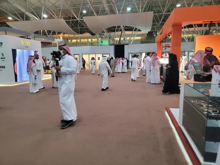 افتتاح المعرض الأول للأقمشة الرجالية والإكسسوارات في الرياض