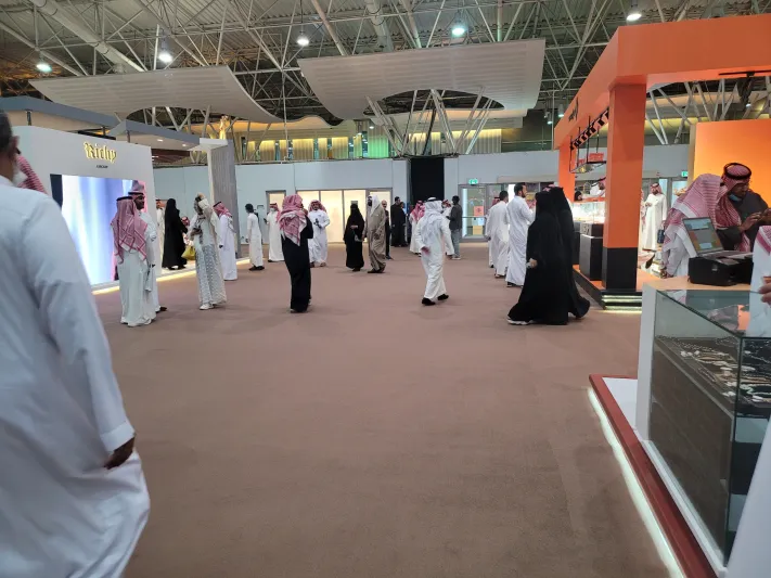 افتتاح المعرض الأول للأقمشة الرجالية والإكسسوارات في الرياض