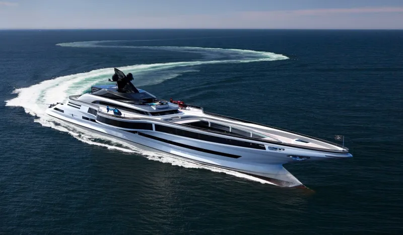 Sovrano.. أوسع يخت عملاق في العالم بسطح قابل للطي وحديقة خضراء