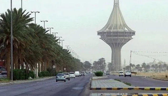 مدينة السيح تشهد إحدى أطول موائد الإفطار الرمضانية مدينة «السيح» السعودية تشهد إحدى أطول موائد الإفطار الرمضانية