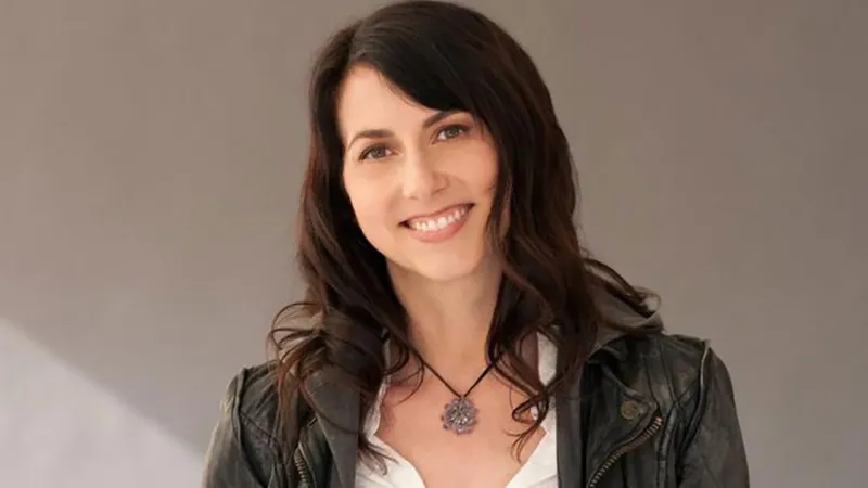 طليقة جيف بيزوس تتخلص من مليارات الدولارات خارج أمريكا!