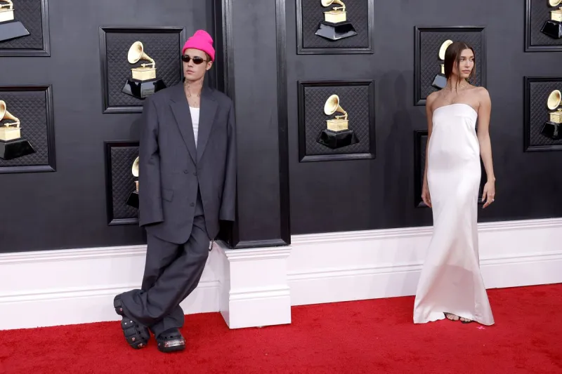 إطلالات النجوم في حفل جوائز جرامي 2022