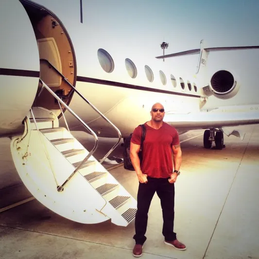 بقيمة 65 مليون دولار.. فخامة استثنائية لطائرة ذا روك الخاصة (فيديو) 