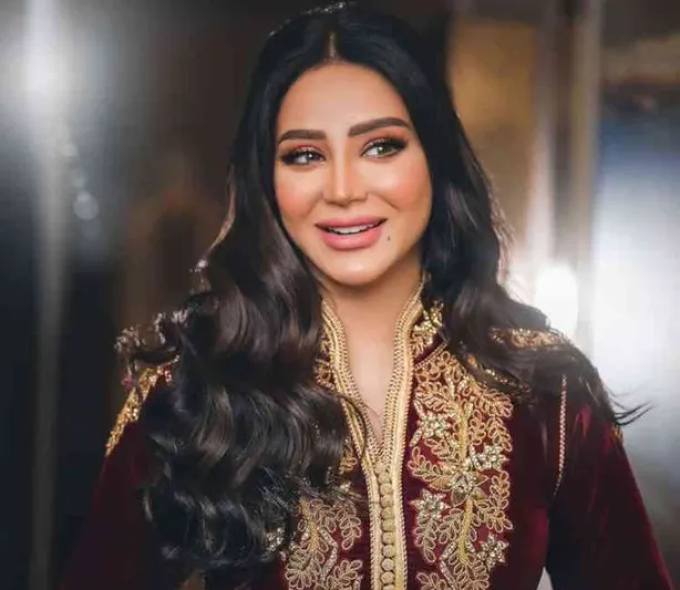 لجين عمران تكشف ثروتها وعدد زيجاتها وارتباطها برجل خليجي (فيديو)