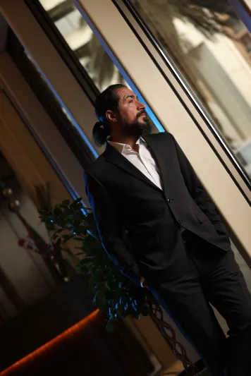 الفنان محمد القس لـ«الرجل»: عبارة «أنت ولدنا» أجمل تكريم سمعته.. والتغيير للشجعان