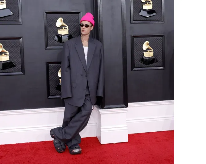 إطلالات النجوم في حفل جوائز جرامي 2022