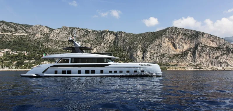 Dynamiq GTT 115.. سوبر يخت بلمسات من بورشه