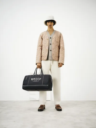 كيف تتقن أناقة الحذاء المسطح Loafers؟