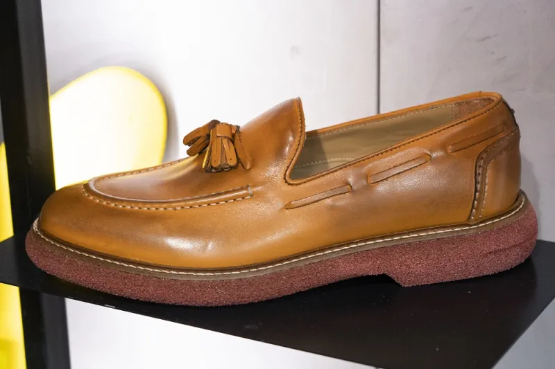 كيف تتقن أناقة الحذاء المسطح Loafers؟