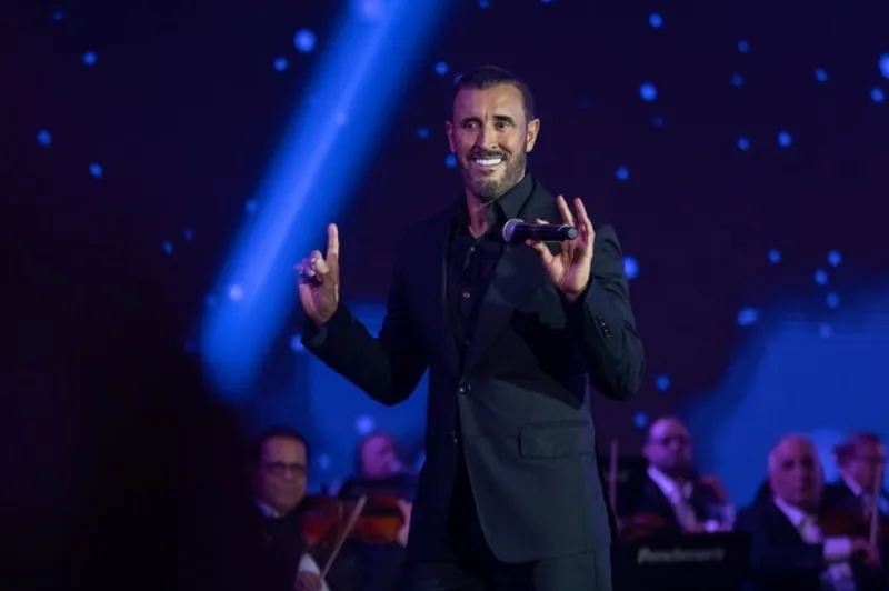 كاظم الساهر يعلن عن حفله في مهرجان الغناء بالفصحى