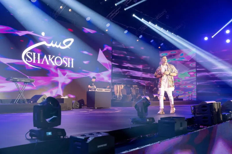 أبرز لقطات حفل أحمد سعد وحسن شاكوش وعمر كمال في جدة (فيديو)