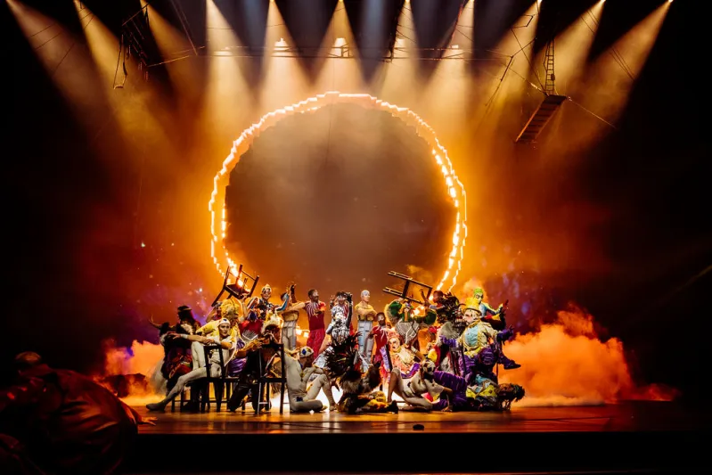 عارضون من 13 دولة يتنافسون على إسعاد زوار موسم جدة في «سيرك دو سوليه» (فيديو) 