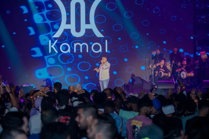 أبرز لقطات حفل أحمد سعد وحسن شاكوش وعمر كمال في جدة (فيديو)