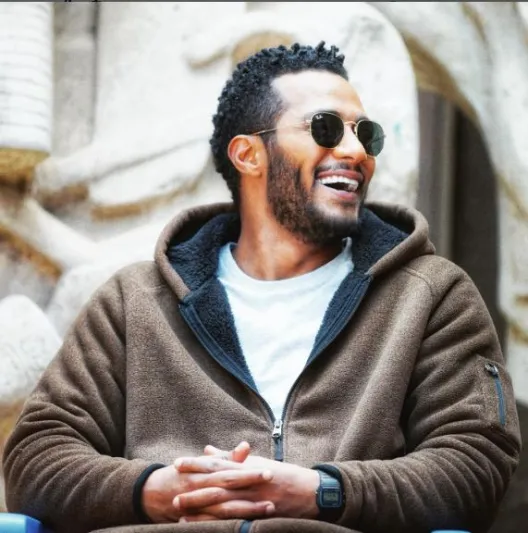 محمد رمضان يشوق جمهوره لحفله في جدة (فيديو)